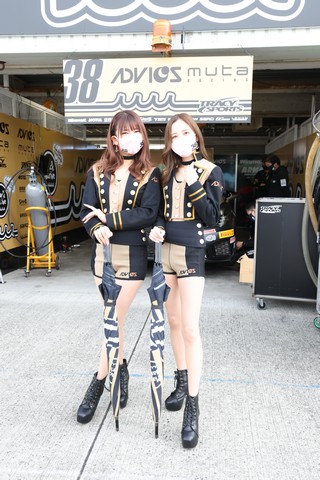 ピットウォーク: レースクイーン