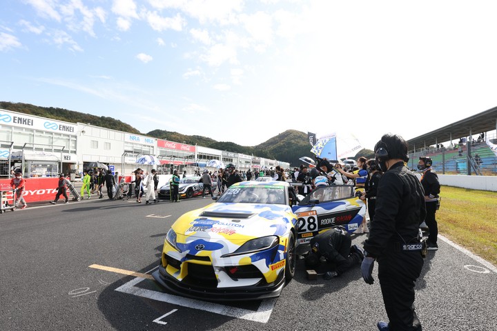 グループ1決勝: 蒲生尚弥／豊田大輔／小倉康宏／河野駿佑組（ROOKIE Racing GR SUPRA）