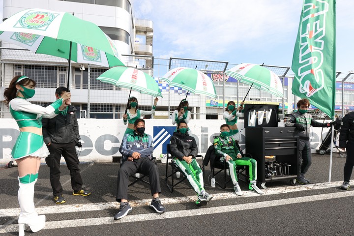 グループ1決勝: D'station Racing