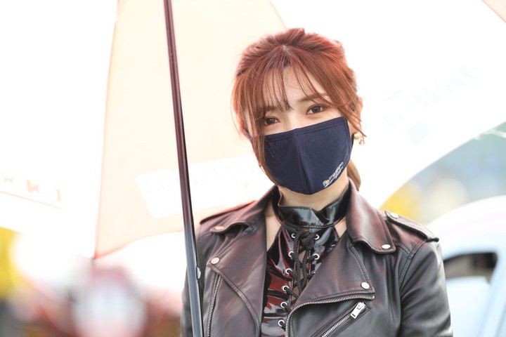 グループ1決勝: レースクイーン