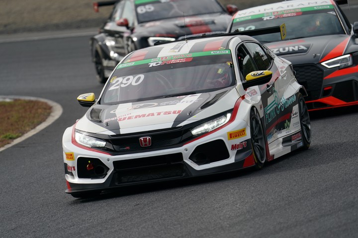 グループ1決勝: 植松忠雄／井出有冶／川端伸太朗組（F・Link Home CIVIC TCR）