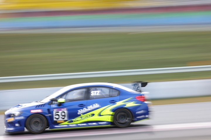 グループ1決勝: 大澤学／後藤比東至／石坂瑞基組（DAMD MOTUL ED WRX STI）