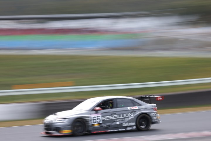 グループ1決勝: 松井猛敏／加藤正将／下山征人／山崎洋輔組（REBELLION Mars Audi RS3 LMS）