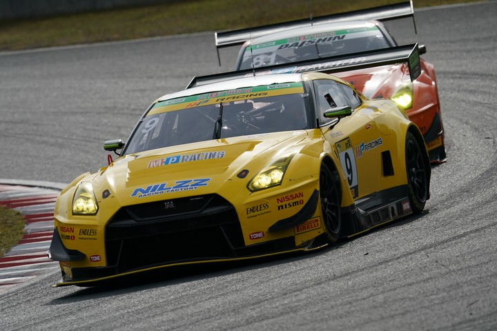 グループ1決勝: ジョー・シンドウ／柴田優作／影山正美／井上恵一組（MP Racing GT-R）
