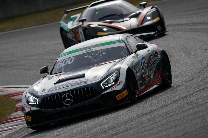 グループ1決勝: 大塚隆一郎／青木孝行／下垣和也／坂本祐也 組（5ZIGEN AMG GT4）
