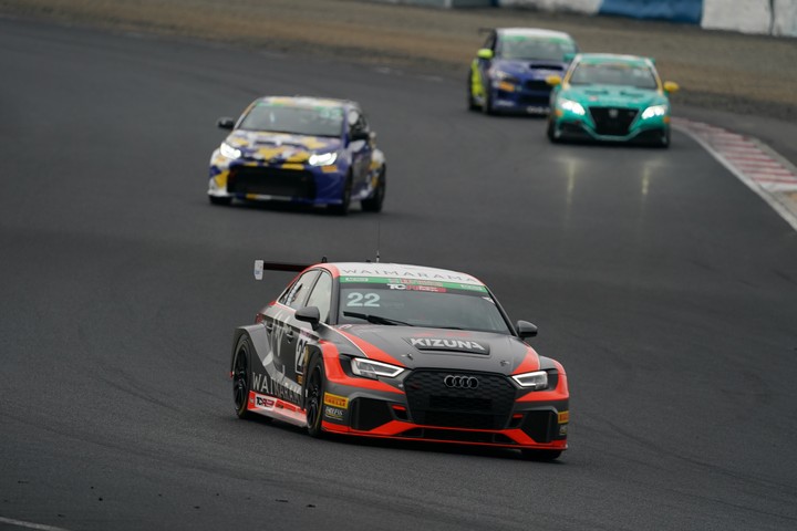 グループ1決勝: KIZUNA／千代勝正／安田裕信／大草りき組（WAIMARAMA KIZUNA Audi RS 3 LMS）
