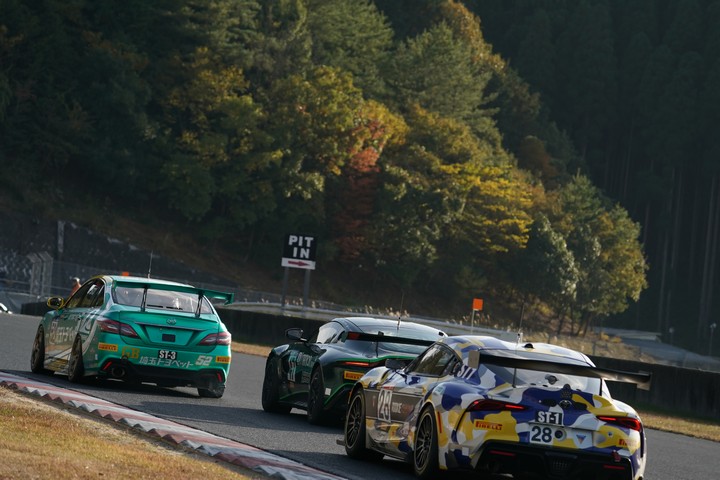 グループ1決勝: 埼玉トヨペットGreen Brave - D'station Vantage GT3 - ROOKIE Racing GR SUPRA