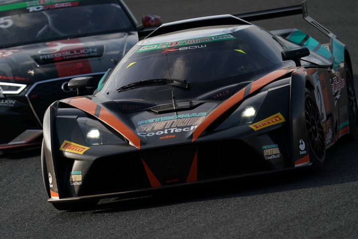 グループ1決勝: 飯田太陽／加藤寛規／高橋一穂組（ケーズフロンティアSYNTIUM KTM）