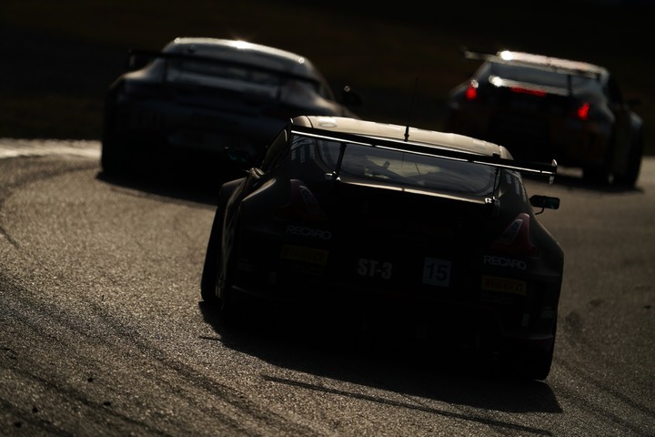 グループ1決勝: 長島正明／小松一臣／たしろじゅん／山崎学組（岡部自動車RECAROフェアレディーZ）