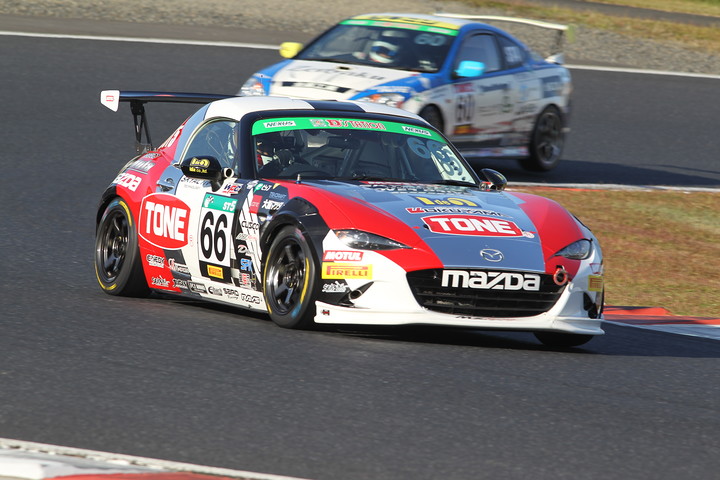 ST-5クラス予選3位は武地孝幸／萬雲恒明／外園秋一郎組（odula TONE Idiaロードスター）