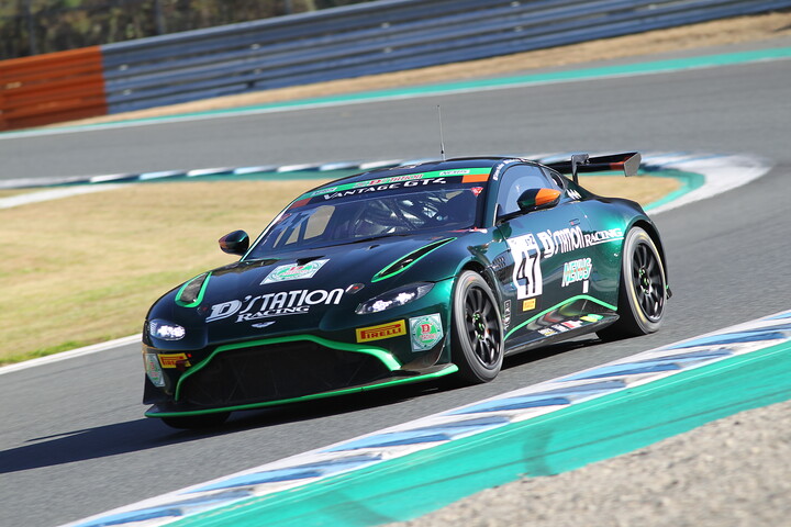 ST-Zクラスポールポジションは星野辰也／織戸学／篠原拓朗／浜健二組（D'station Vantage GT4）