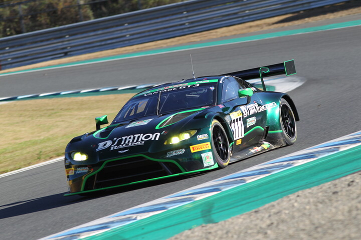 総合＆ST-Xクラスポールポジションは星野敏／藤井誠暢／近藤翼組（D'station Vantage GT3）