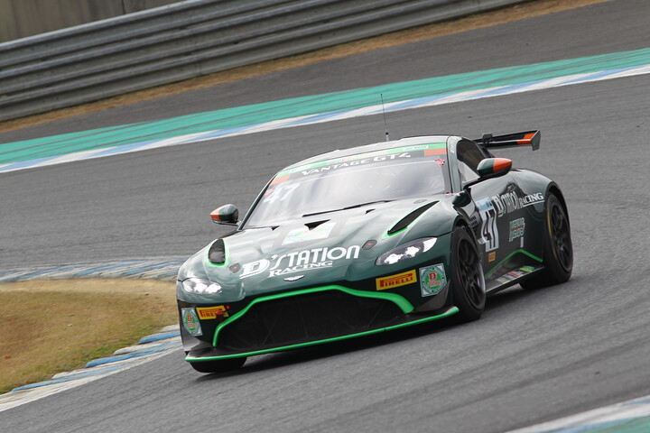 ST-Zクラス優勝は星野辰也／織戸学／篠原拓朗／浜健二組（D'station Vantage GT4）