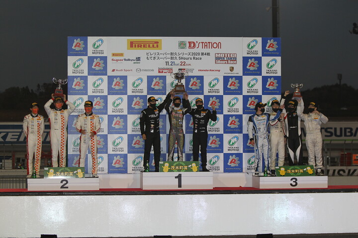 ST-3クラスの表彰式