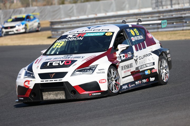 決勝2位でブロンズクラス優勝のヒロボン（バースレーシングプロジェクト【BRP】）