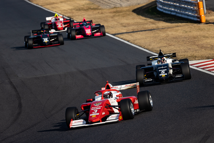 決勝レースがスタートした