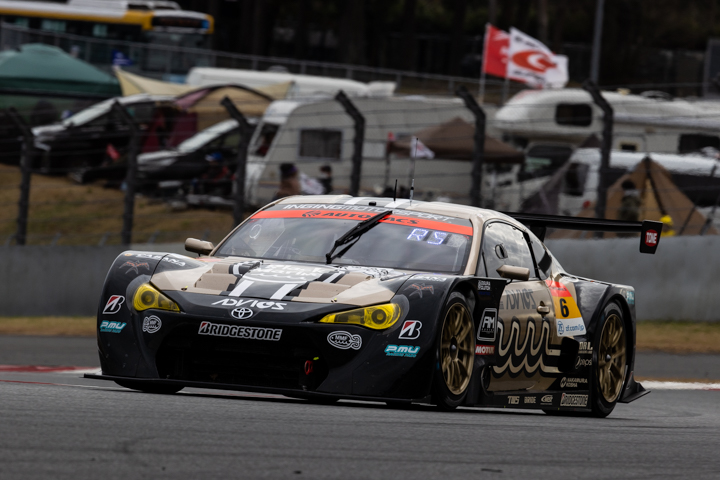 GT300クラス決勝3位は阪口良平／小高一斗組（ADVICS muta MC86）