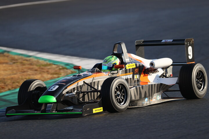 日本一決定戦: ポールポジションは太田達也（スーパーウインズ&HRF.MC090）