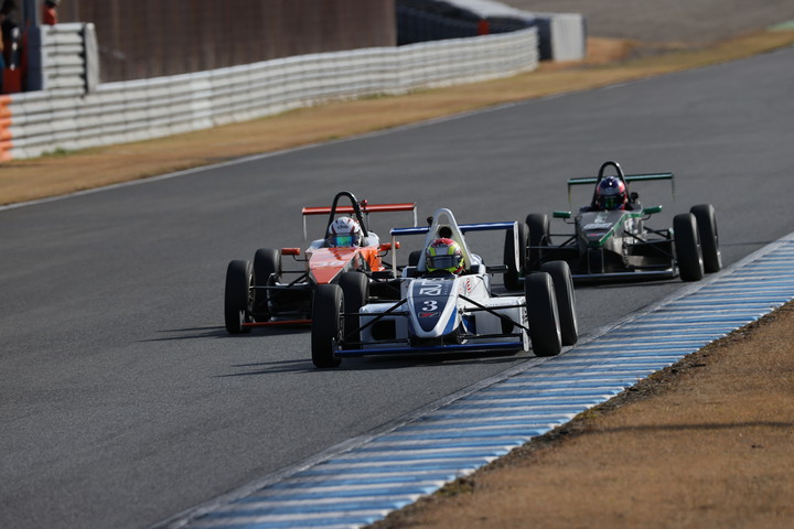 Aグループ第1レグ: 石坂瑞基（3号車）、上野大哲（38号車）、松澤亮佑（81号車）の争い