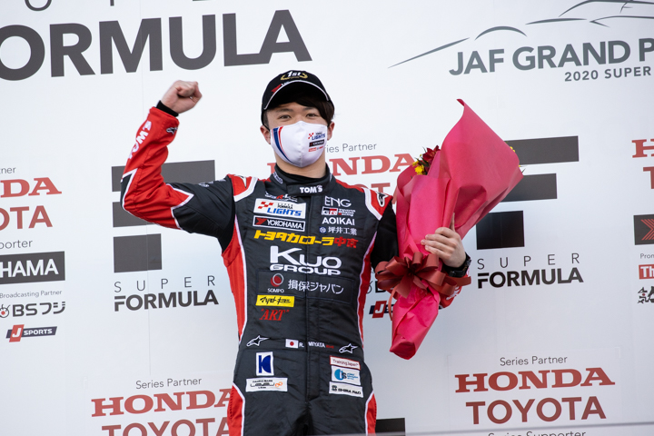 優勝した宮田莉朋（COROLLA CHUKYO Kuo TEAM TOM'S）