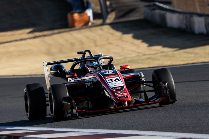 決勝3位の宮田莉朋（COROLLA CHUKYO Kuo TOM'S 320）