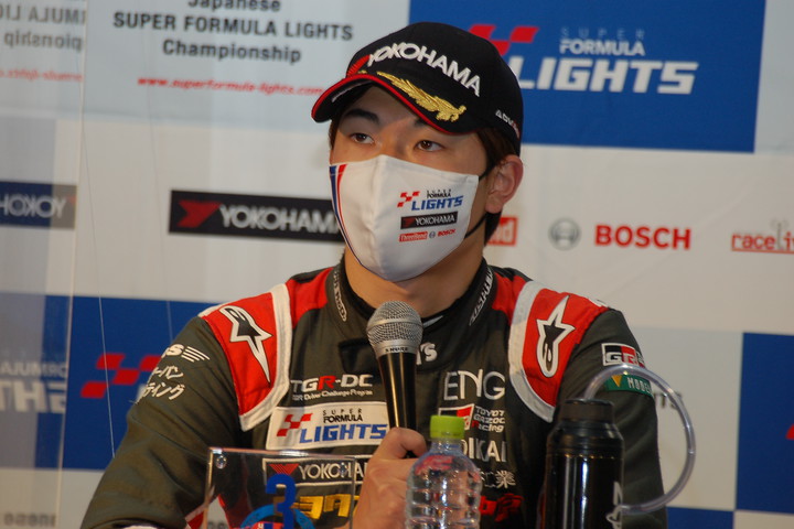 決勝記者会見: 3位の小高一斗（COROLLA CHUKYO Kuo TEAM TOM'S）