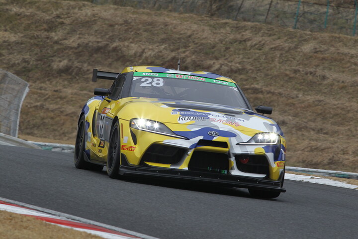 ST-1クラスポールポジションの蒲生尚弥／豊田大輔／小倉康宏／河野駿佑組（ROOKIE Racing GR SUPRA）