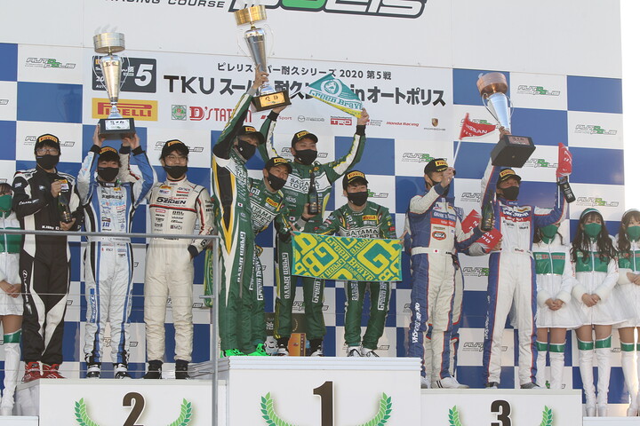 ST-X3クラスの表彰式