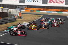 13周の決勝がスタートした