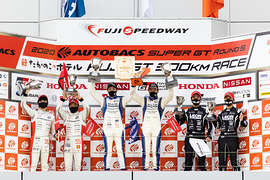 GT300クラスの表彰式