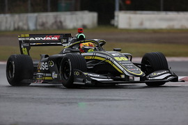 占有走行: 初登場のセルジオ・セッテ・カマラ（Buzz Racing SF19）は17位と振るわず