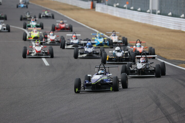 10周の決勝がスタートした