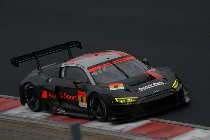 公式テスト岡山: 本山哲／片山義章組（Team LeMans Audi R8 LMS）