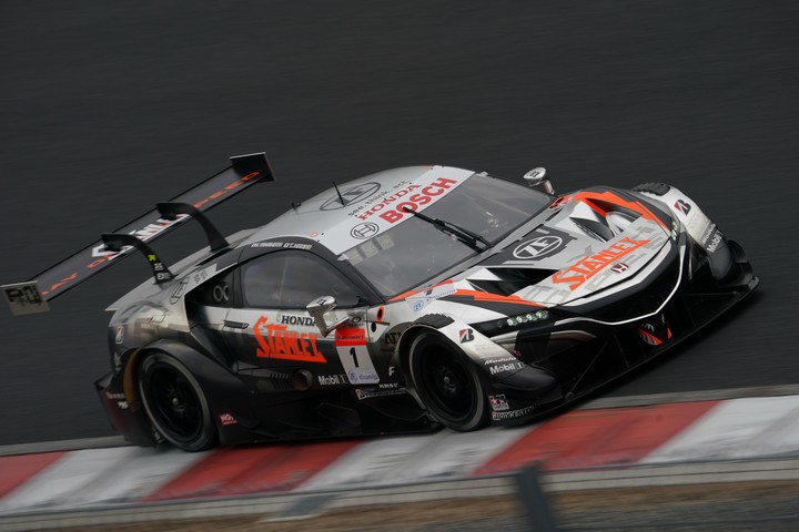 公式テスト岡山: 山本尚貴／武藤英紀組（STANLEY NSX-GT）