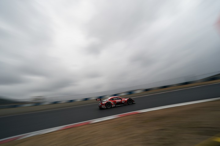 公式テスト岡山: 立川祐路／石浦宏明組（ZENT CERUMO GR Supra）
