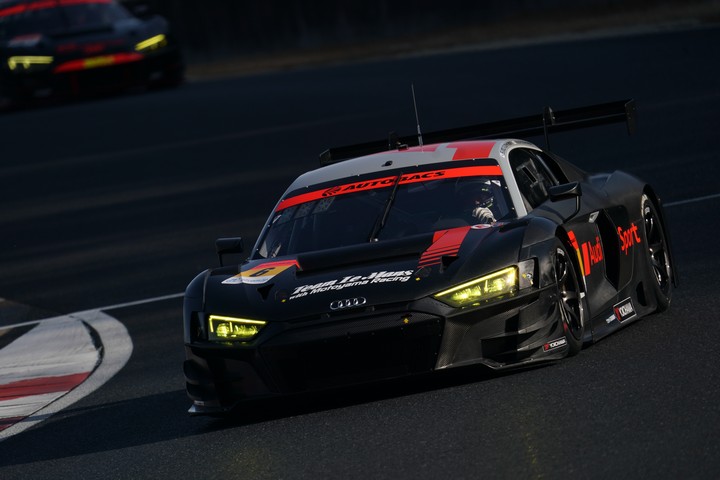 公式テスト岡山: 本山哲／片山義章組（Team LeMans Audi R8 LMS）