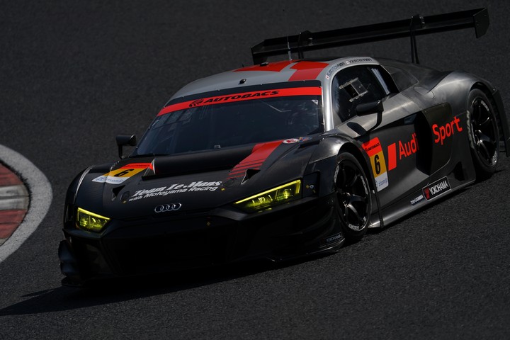 公式テスト岡山: 本山哲／片山義章組（Team LeMans Audi R8 LMS）