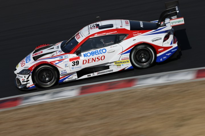 公式テスト岡山: ヘイッキ・コバライネン／中山雄一組（DENSO KOBELCO SARD GR Supra）