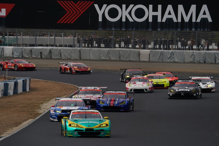 公式テスト岡山4回目: GT300クラスのスタート練習