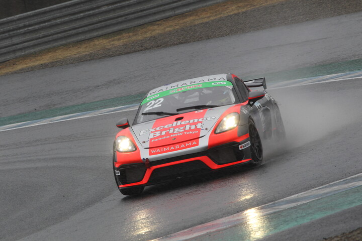 ST-Zクラス優勝はKIZUNA／千代勝正／山野直也／大草りき組（WAIMARAMA EBI Cayman GT4）