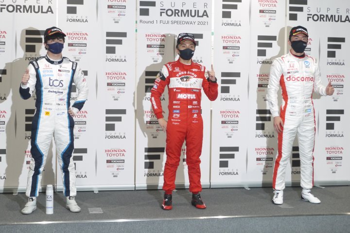 予選フォトセッション: トップ3のドライバーたち