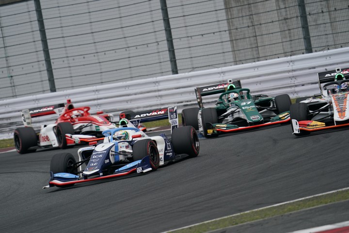 山本尚貴を先頭とする争い