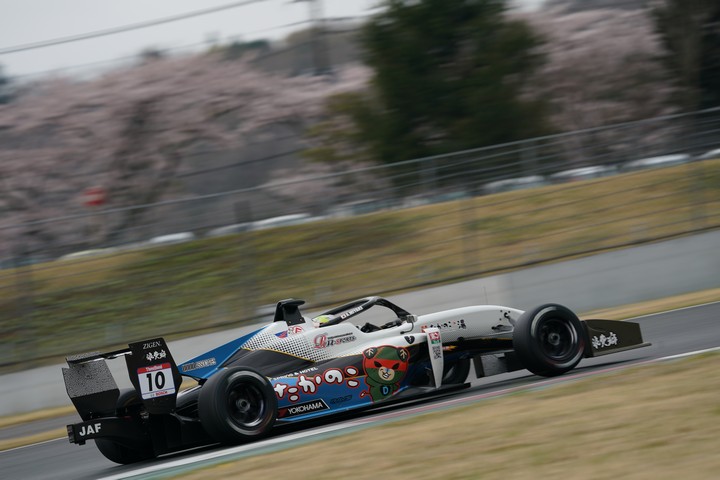 決勝6位は三宅淳詞（MAX RACING 320）