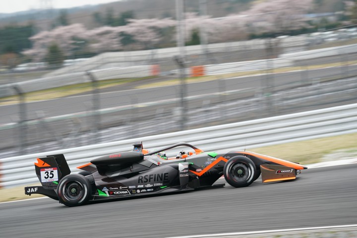 決勝5位は河野駿佑（RS FINE K&N 320）