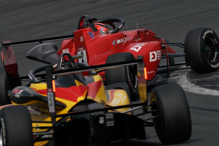 ついに名取鉄平をパスした佐藤蓮