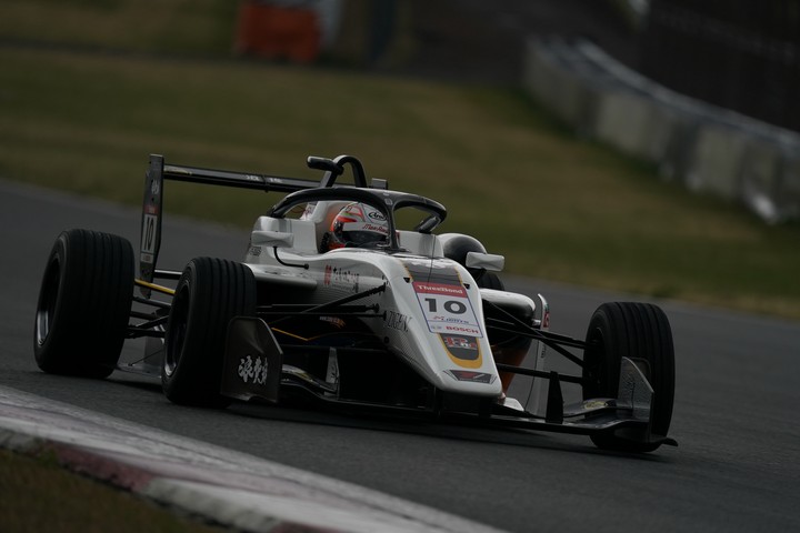 優勝は三宅淳詞（MAX RACING 320）