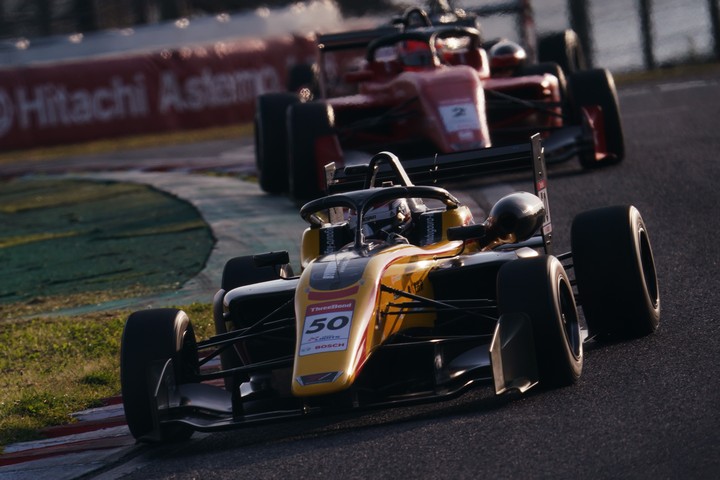 優勝は名取鉄平（Byoubugaura B-MAX Racing 320）