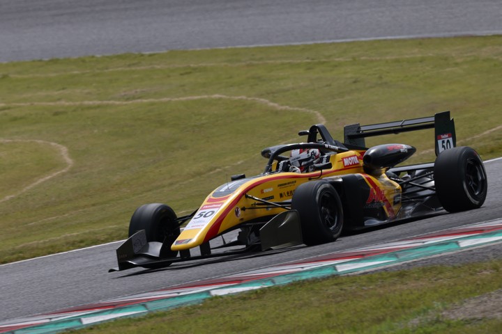 優勝は名取鉄平（Byoubugaura B-MAX Racing 320）