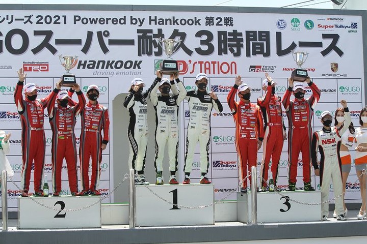 グループ2決勝: ST-2クラスの表彰式