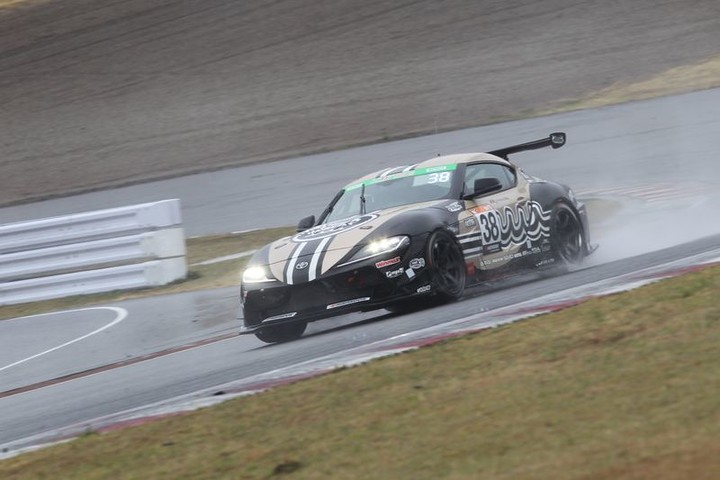 ST-1クラスポールポジションは堤優威／阪口良平／堀田誠組（muta Racing GR SUPRA）